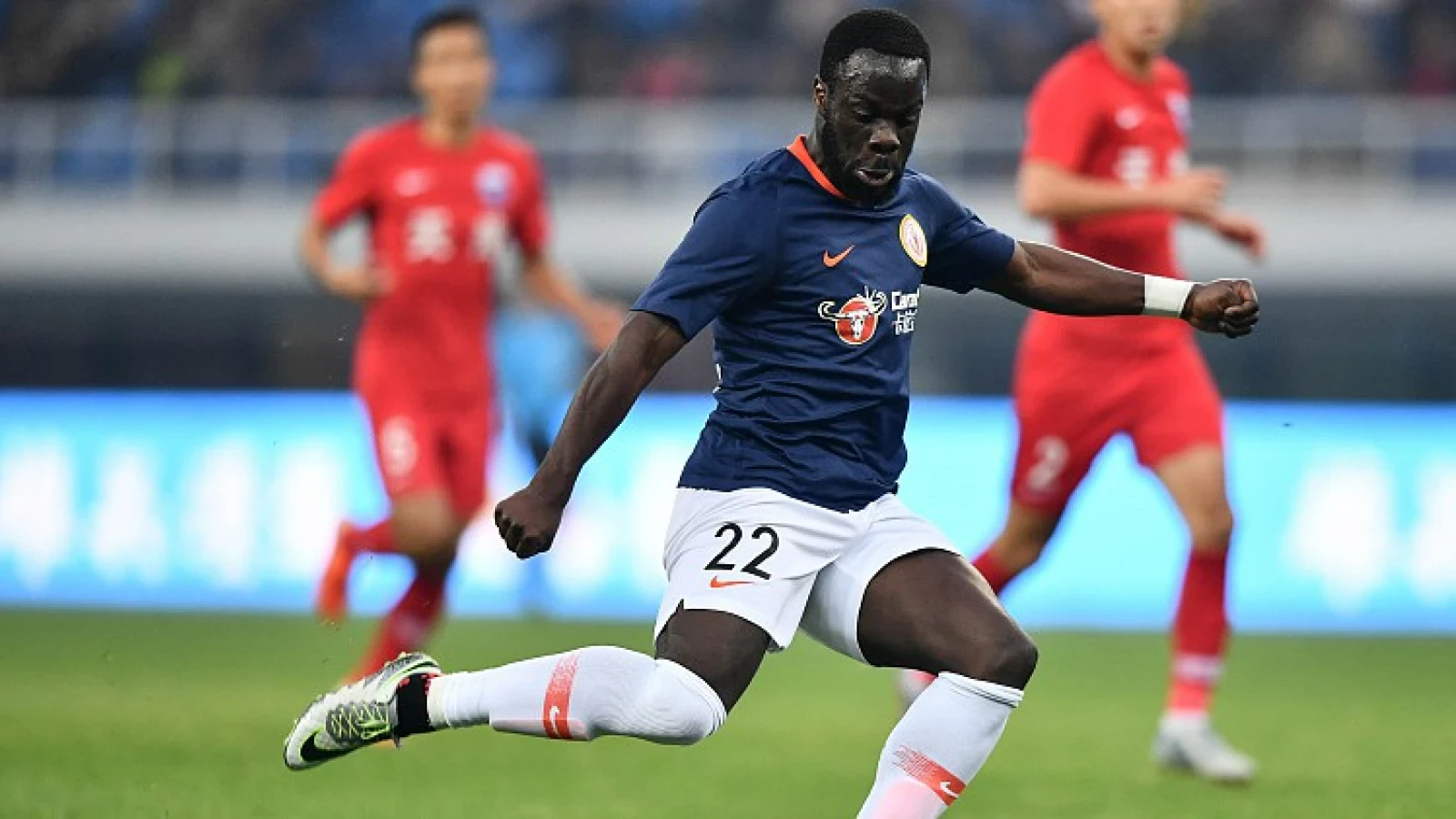 Oud-Feyenoorders | Elvis Manu op schot in Bulgarije