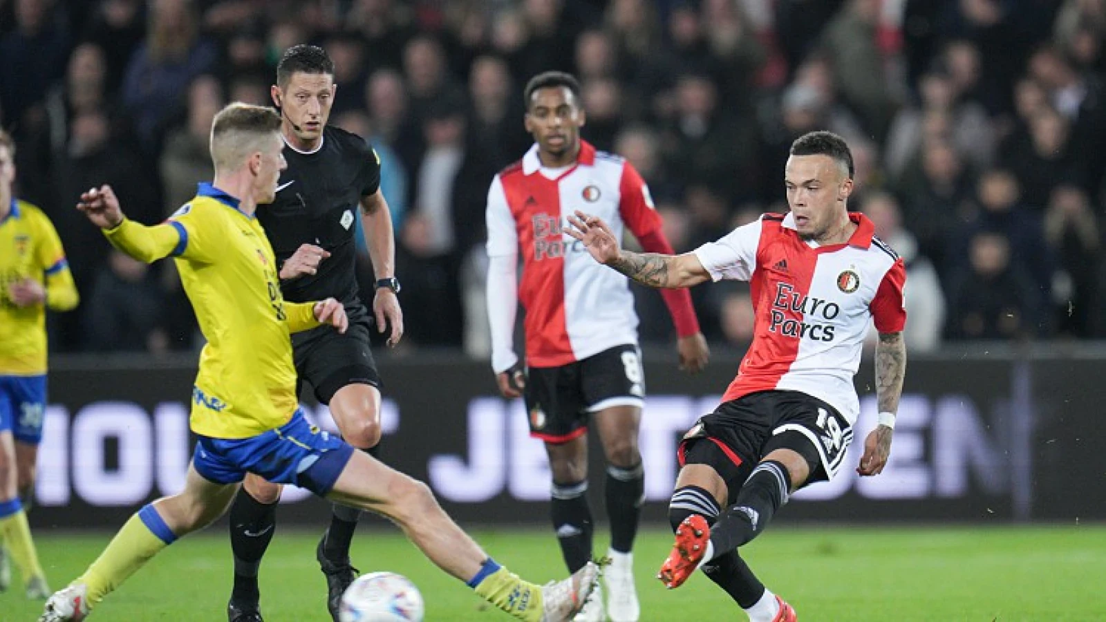 STAND | Feyenoord klimt naar tweede plaats 