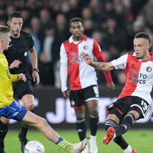 STAND | Feyenoord klimt naar tweede plaats 