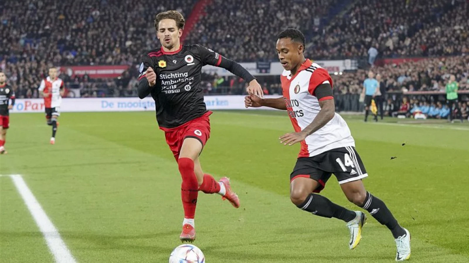 Igor Paixão geblesseerd van het veld in wedstrijd tegen Excelsior