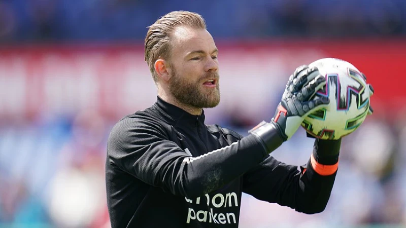 Feyenoord hervat training en ziet oude bekende doelman aansluiten