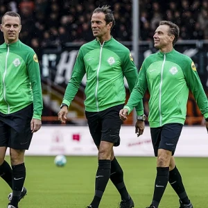 Supporters willen scheidsrechter voor de camera: 'Daardoor geven ze inzicht in genomen beslissingen'