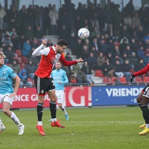 Feyenoord wint oefenwedstrijd eenvoudig van KV Oostende