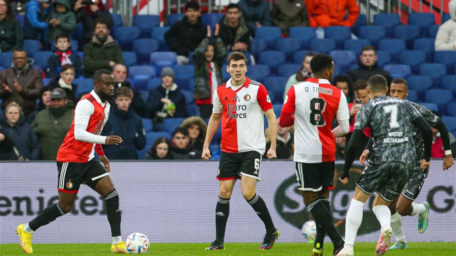 LIVE | Feyenoord - FC Emmen 5-0 | Einde wedstrijd