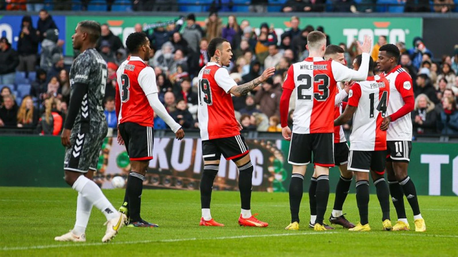 Feyenoord wint met ruime cijfers benefietwedstrijd van FC Emmen