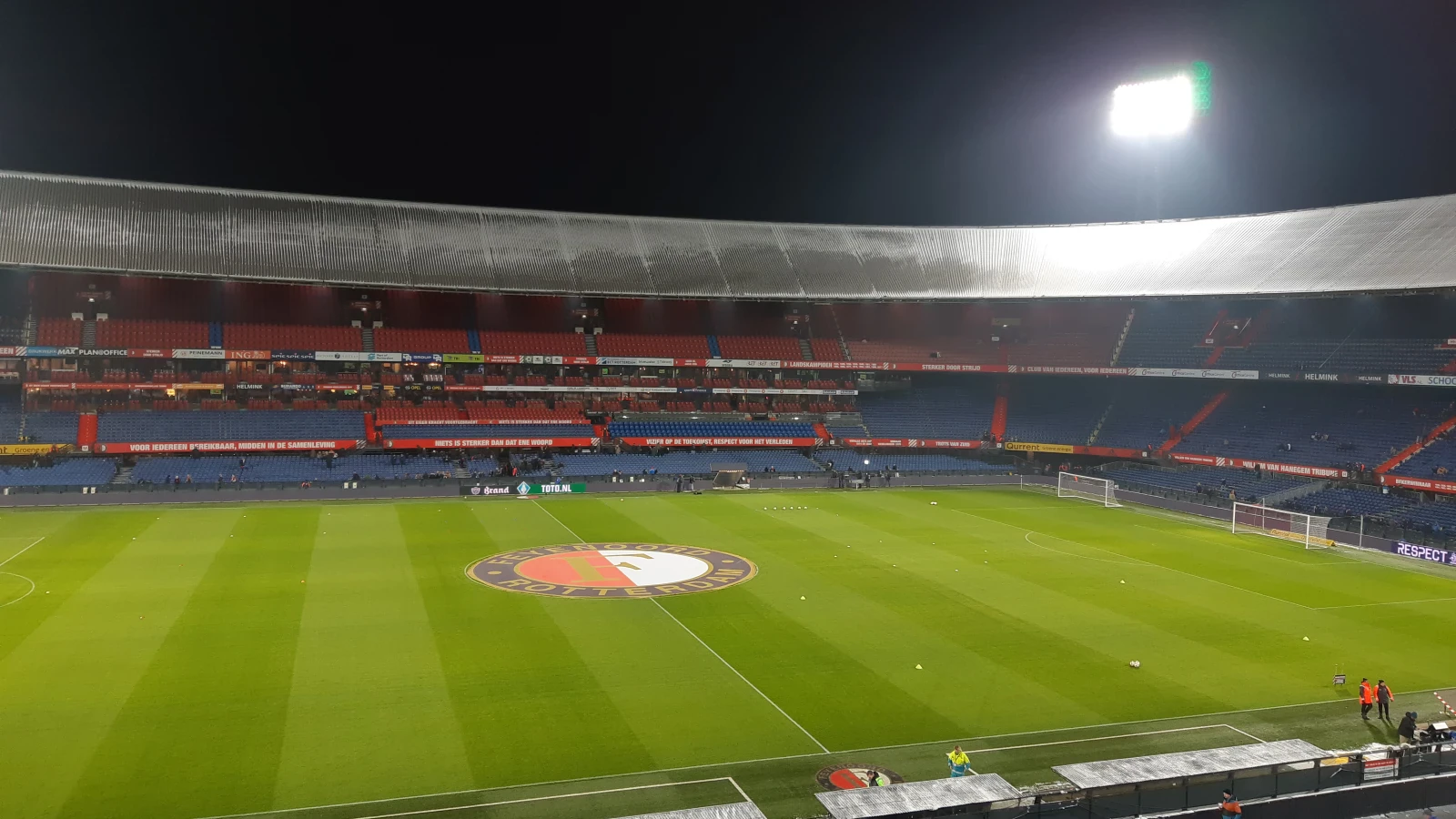 Feyenoord start kaartverkoop topwedstrijden, netten definitief geplaatst tegen Ajax