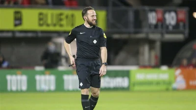 Wedstrijd tussen Feyenoord en NEC onder leiding van scheidsrechter Van de Graaf