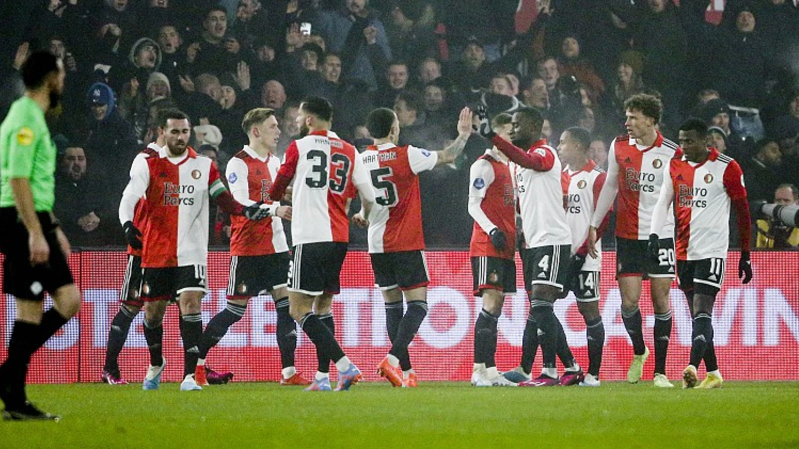 'Iedereen ziet dat Feyenoord gewoon zijn wedstrijd vrij eenvoudig wint'