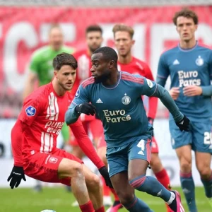 Spannende strijd tussen Feyenoord en FC Twente eindigt in gelijkspel