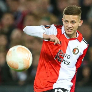 Feyenoord kan voorlopig niet beschikken over Sebastian Szymański