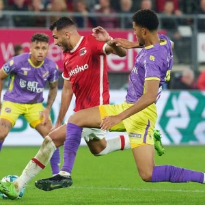 EREDIVISIE | AZ speelt gelijk in Volendam, FC Utrecht wint wel