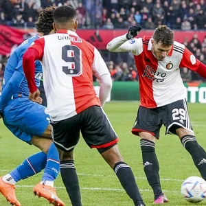 De kranten | 'Feyenoord slaat weer aanval af'