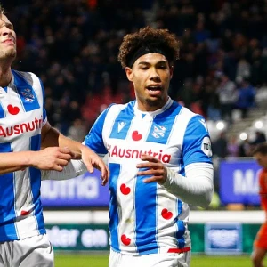 DE TEGENSTANDER | Dolend Heerenveen op zoek naar goals