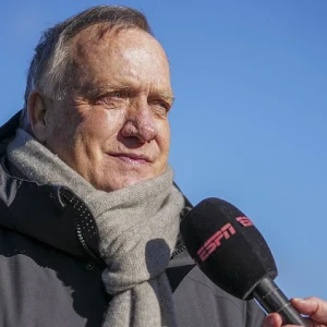 Advocaat: 'Je moet hem nog wat tijd geven'