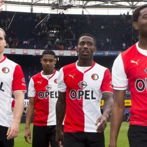 Van voetballer naar makelaar: 'Ex-linksback voorziet kampioenschap Feyenoord'