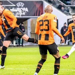 Sterker Feyenoord komt niet verder dan een gelijkspel tegen Shakhtar Donetsk