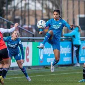 Feyenoord Vrouwen 1 speelt gelijk tegen Telstar Vrouwen