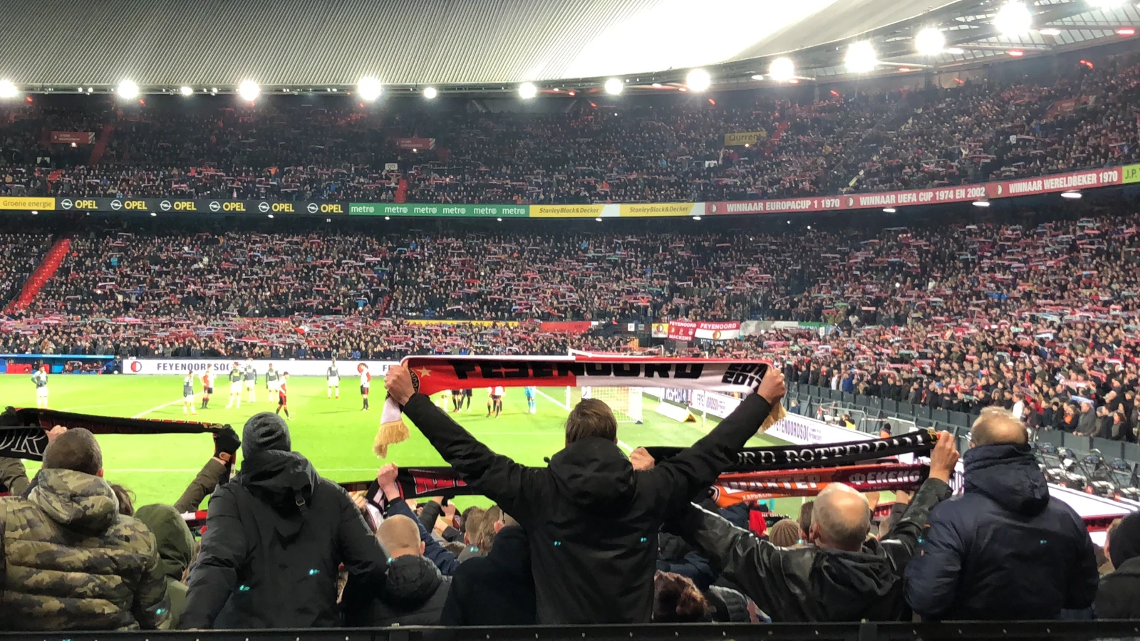 Veel supporters aanwezig bij laatste training Feyenoord voor de Klassieker