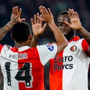 STAND | Feyenoord behoudt voorsprong van acht punten op nummer twee