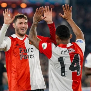 'Ik vraag me echt af of hij ook volgend seizoen nog bij Feyenoord speelt'