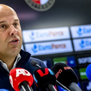 #PraatMee | Verwacht jij dat Slot bij Feyenoord blijft