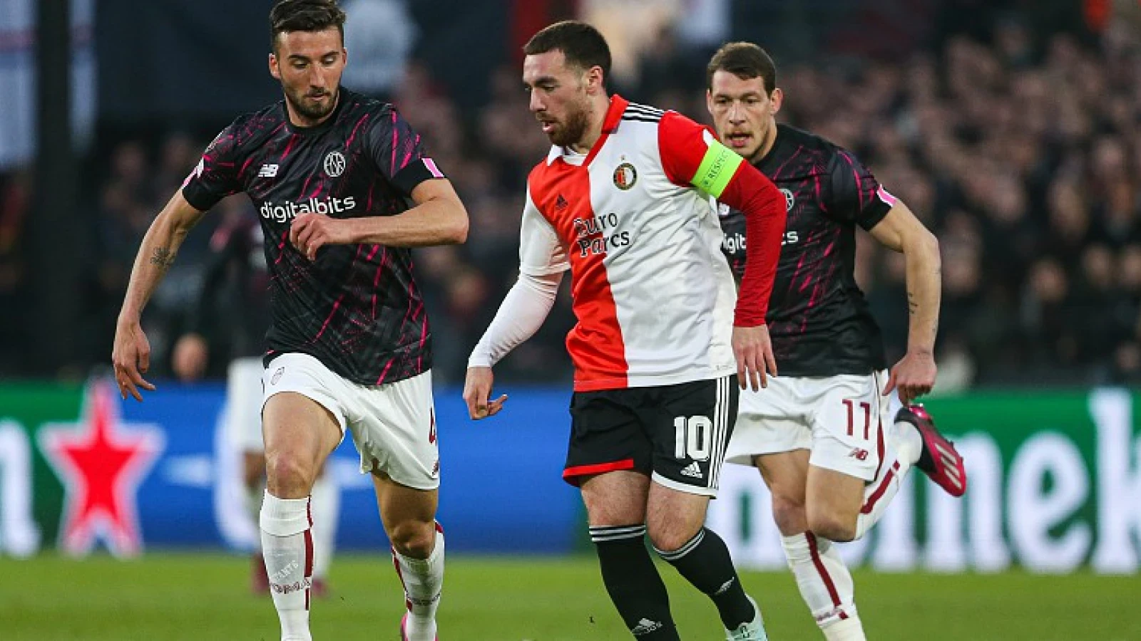 Telegraaf: 'Kökçü niet gefocust op transfer maar op het winnen van prijzen met Feyenoord'