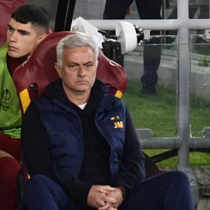 Mourinho reageert op moment na afloop van de wedstrijd: 'Maar het is een goede trainer'