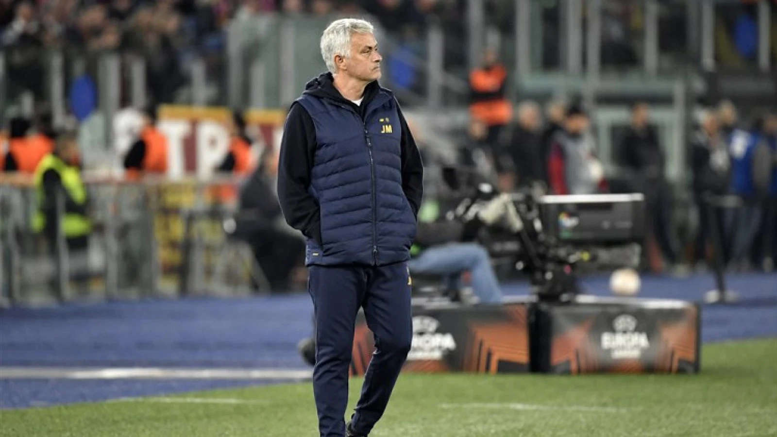 VIDEO | Mourinho schreeuwt naar Arne Slot na afloop van wedstrijd in Rome