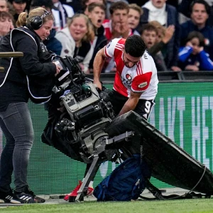 UPDATE | 'Gegarandeerd bedrag bod voor TV-rechten Eredivisie bekend'