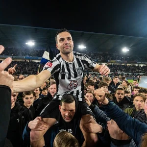 Heracles Almelo promoveert naar de Eredivisie