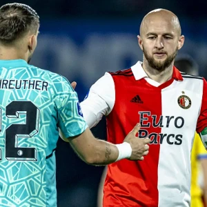 'We praten niet over de titel, wél over het voetbal'