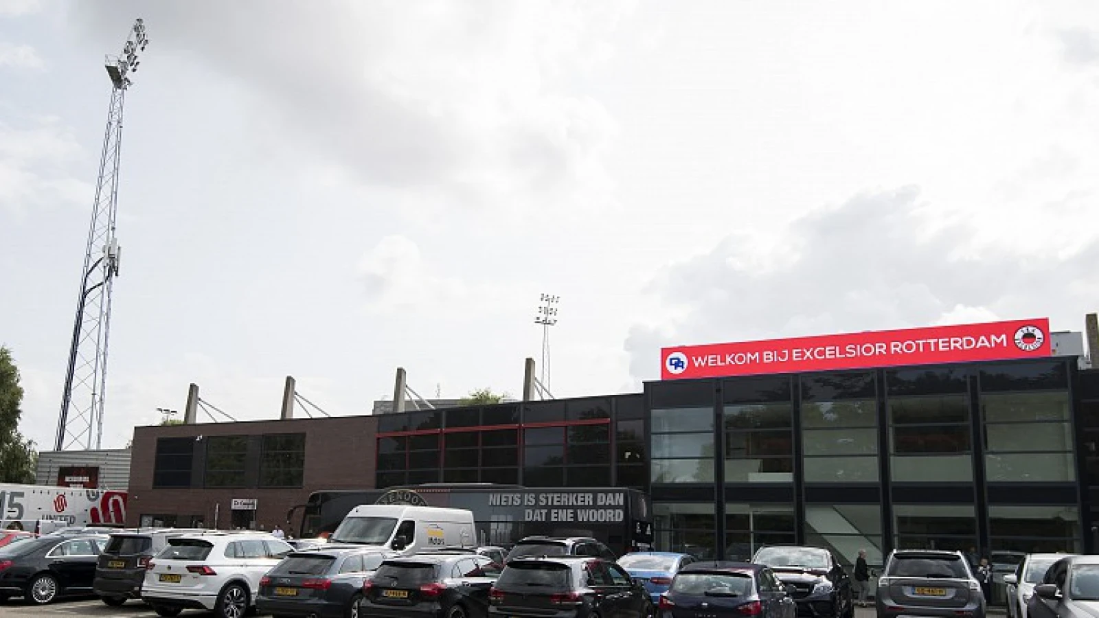 Tickets Excelsior - Feyenoord gaan voor honderden euro's in verkoop