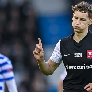 'Feyenoord informeert naar Van Bommel'