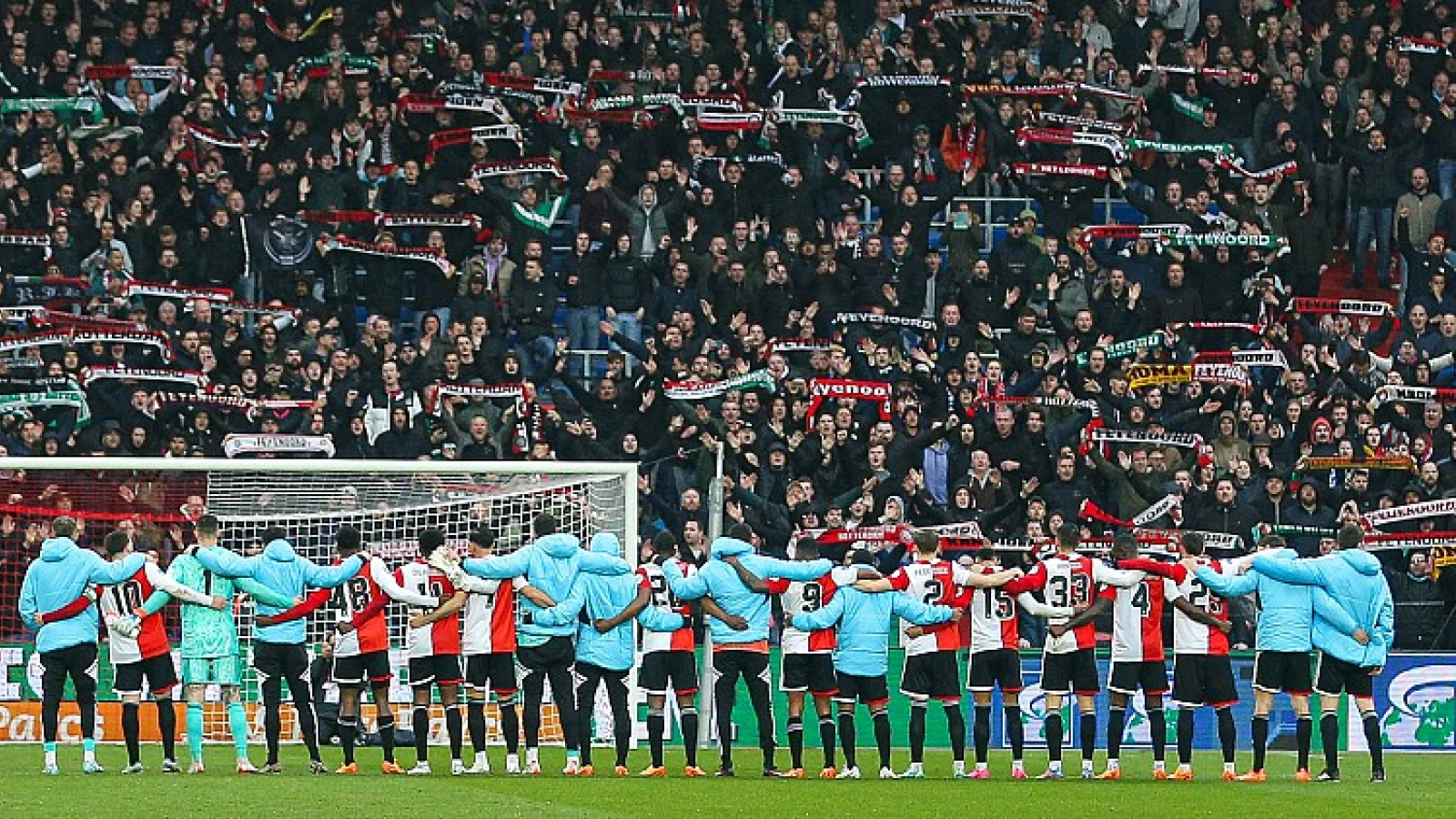 Feyenoord warmt supporters op met Rotterdams Philharmonisch Orkest
