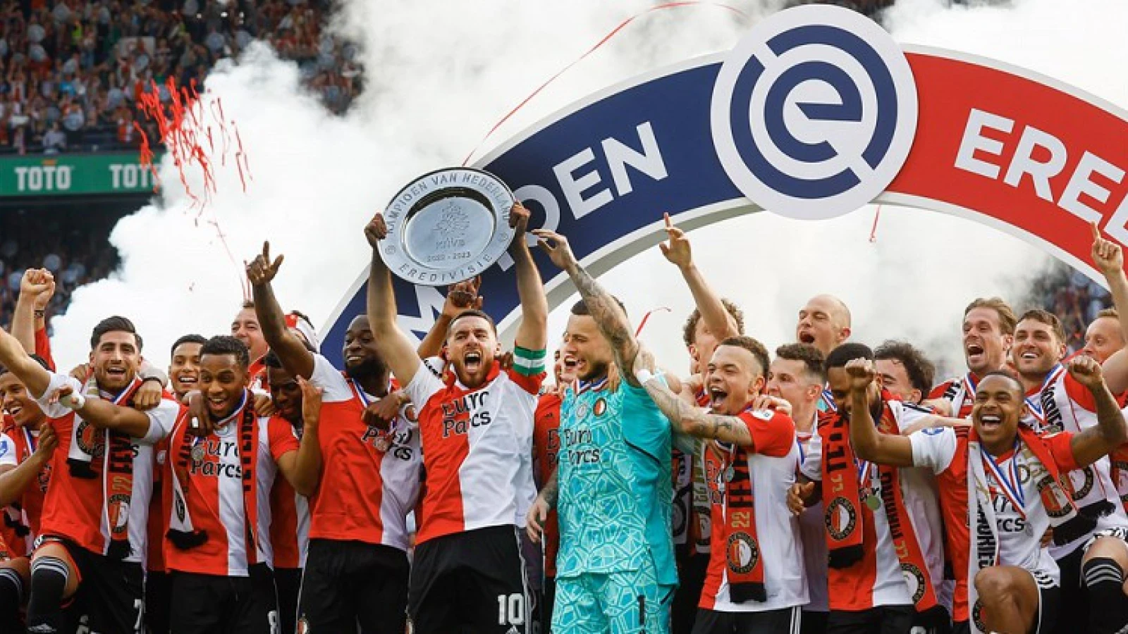 VIDEO | Feyenoord deelt beelden LANDSKAMPIOEN STORIES XXL