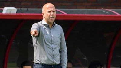 VI: 'Arne Slot blijft bij Feyenoord'