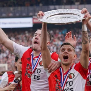 AD: 'Szymański blijft naar alle waarschijnlijkheid bij Feyenoord'