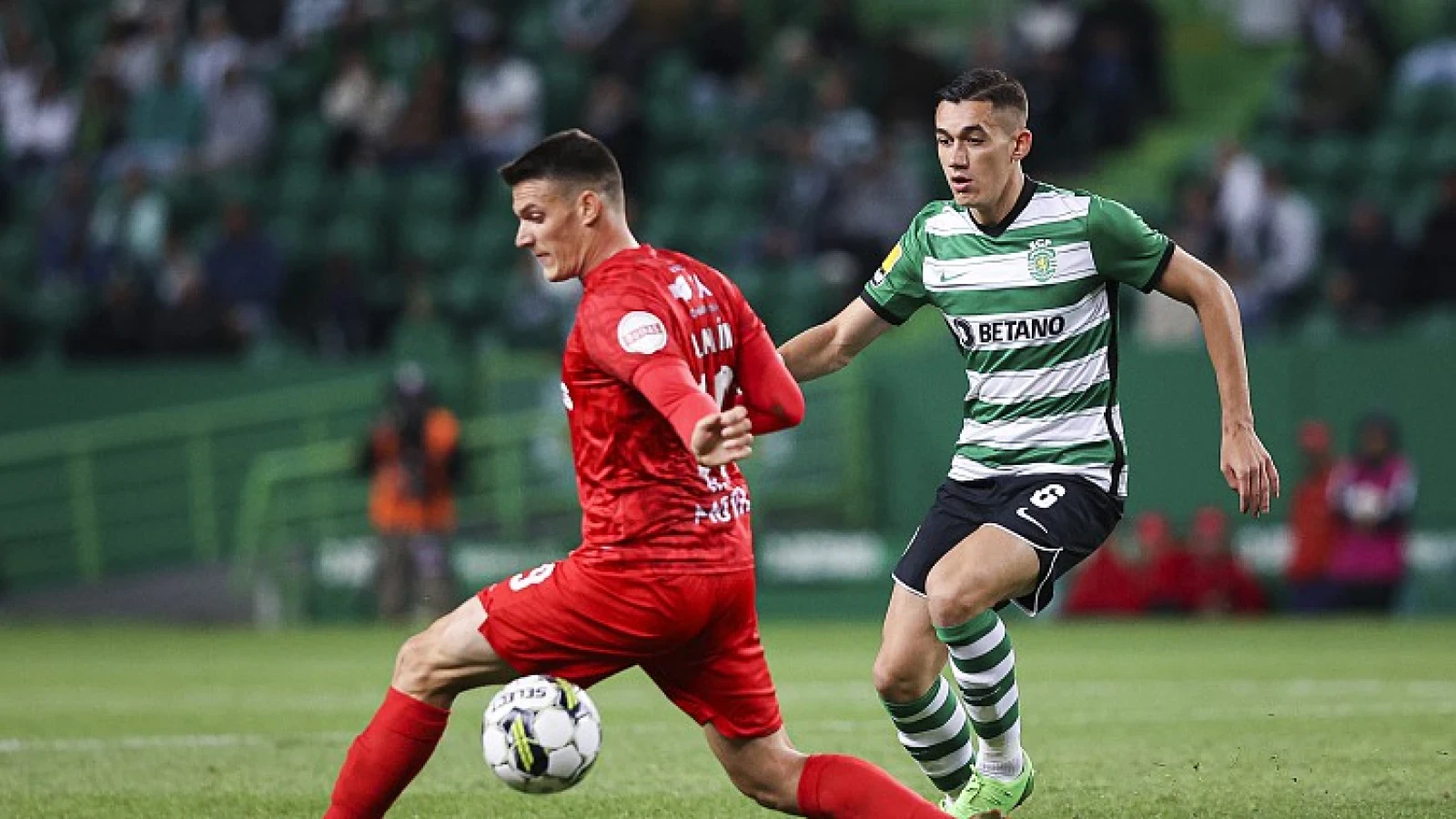 'Feyenoord zoekt in Portugal naar vervanger Kökçü'