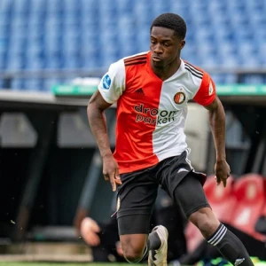 OFFICIEEL | Conteh vertrekt deze zomer bij Feyenoord