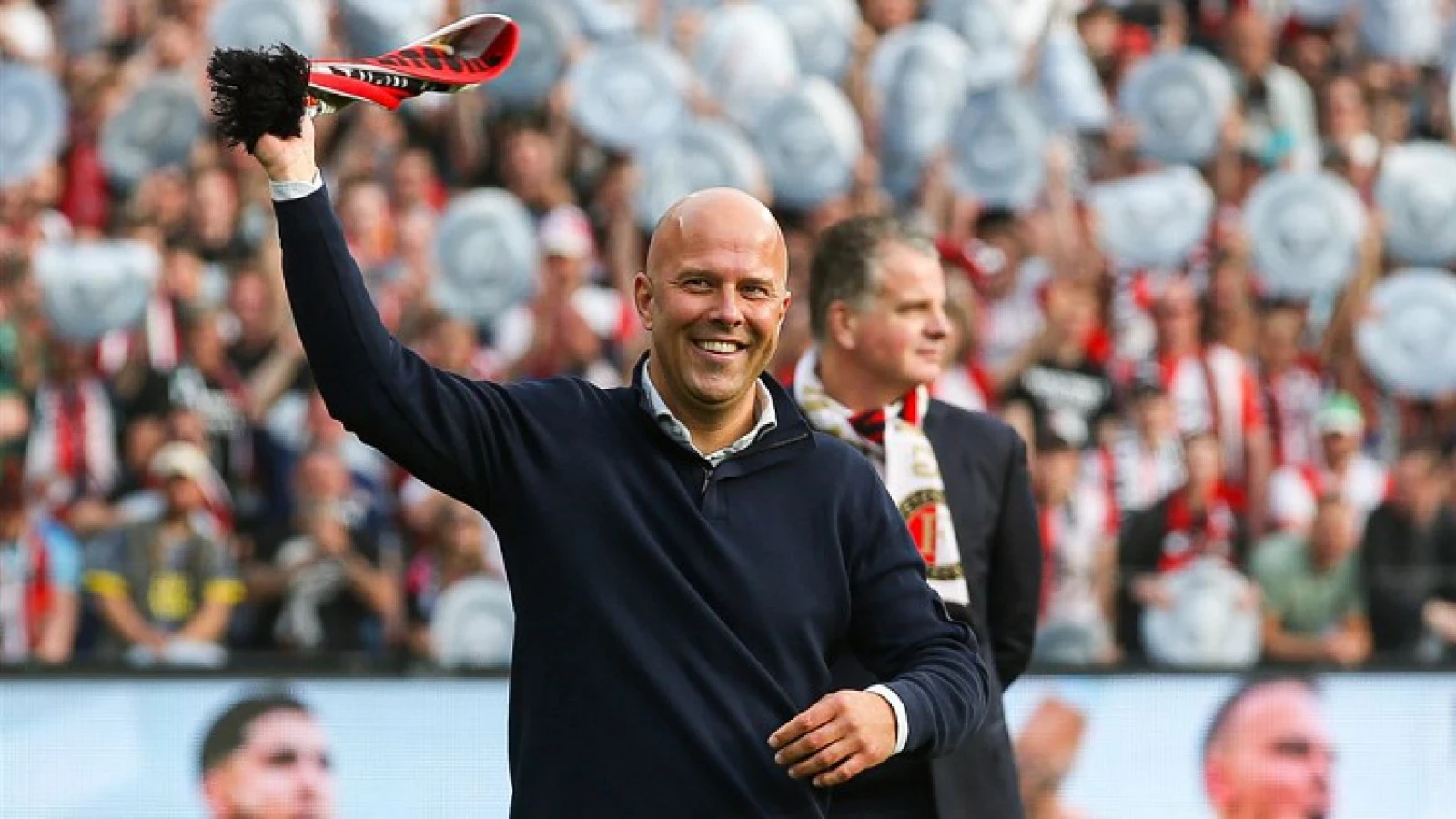 Arne Slot wint Rinus Michels Award voor beste Eredivisie trainer van het seizoen 2022-2023