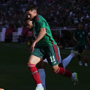 Gimenez kan als basisspeler Mexico niet helpen