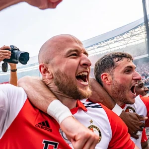VIDEO | Spelers melden zich weer bij Feyenoord voor eerste training