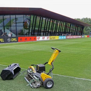 FOTO | Feyenoord heeft padelbaan aangelegd op trainingscomplex voor Slot