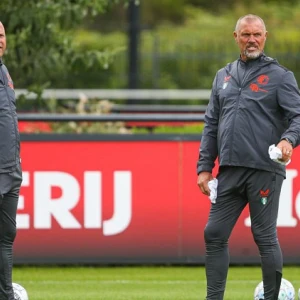 Trauner niet aanwezig op trainingsveld, Wålemark traint binnen