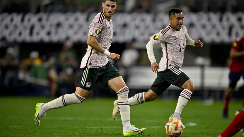 Mexico met invaller Gimenez door naar halve finale Gold Cup