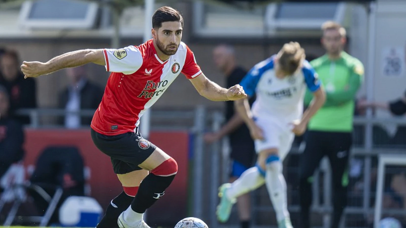 Jahanbakhsh: 'Die kunnen we heel goed gebruiken voorin'