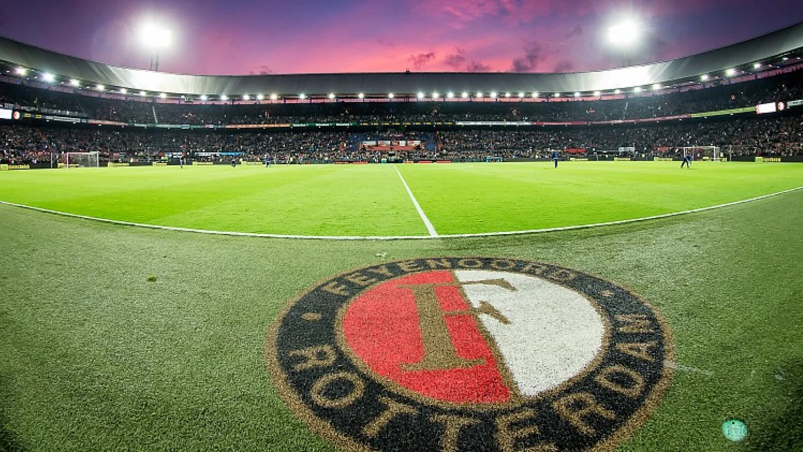 Oud-Feyenoorder zorgt voor opschudding in Denemarken en rent naakt over het veld