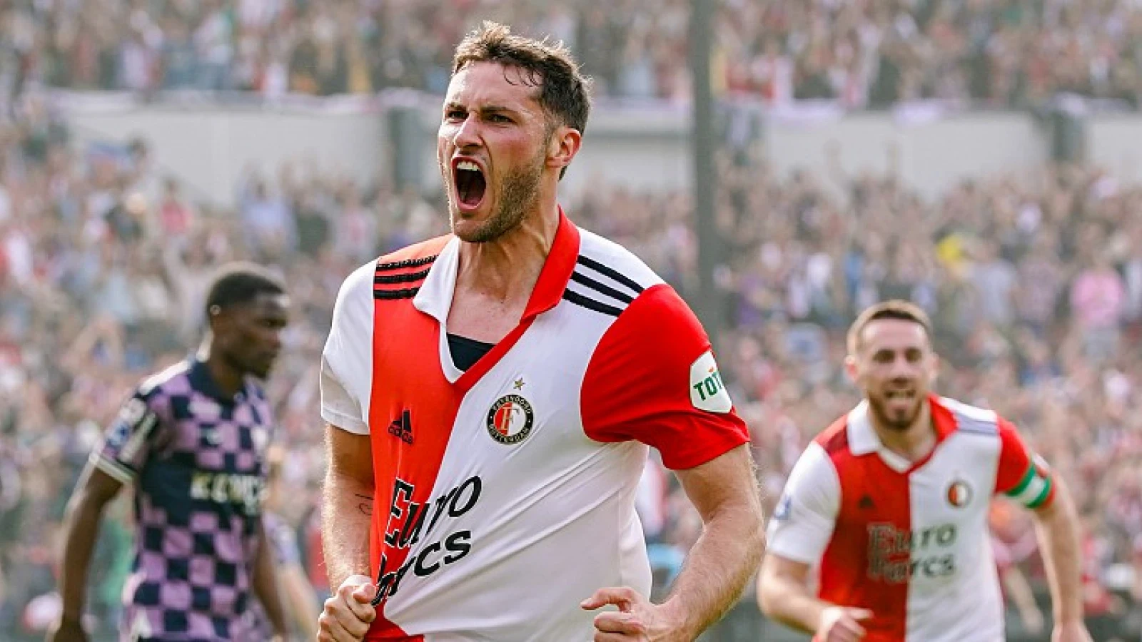 'Gimenez blijft op de radar van SL Benfica staan, Feyenoord vraagt tientallen miljoenen'
