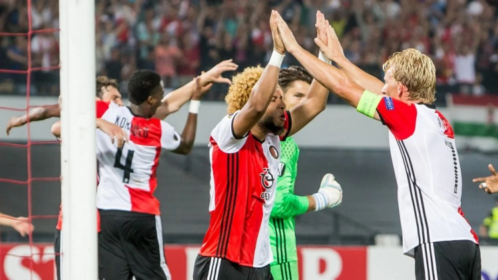 Feyenoord na overwinning op Manchester United bovenaan in poule A van de Europa League