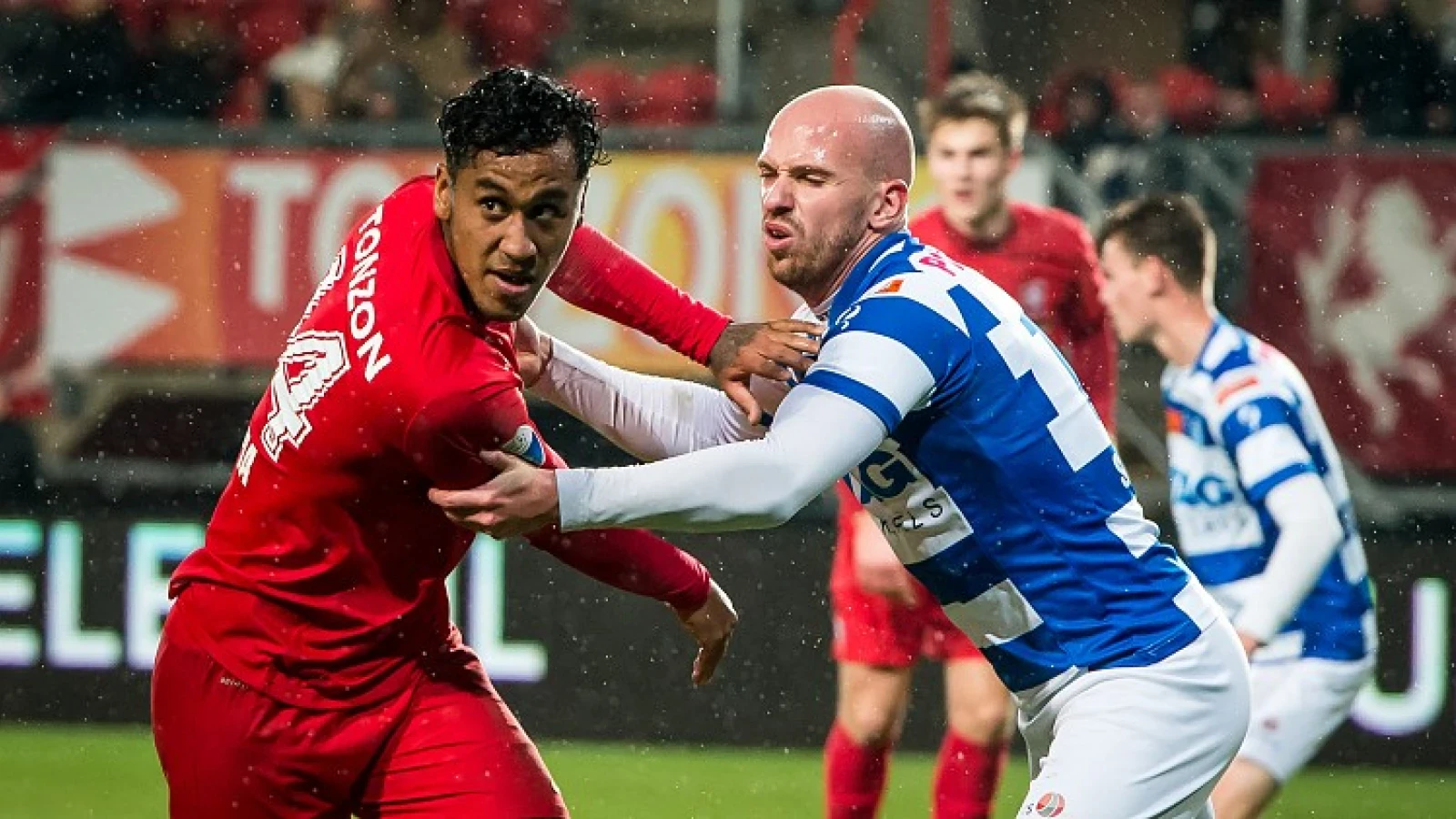 'Feyenoord en FC Twente in gesprek over transfer Tapia'